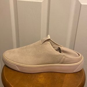 ECCO Women 10-10.5 Street Tray Beige Shearling Lined Comfort Slip-On Sneakers